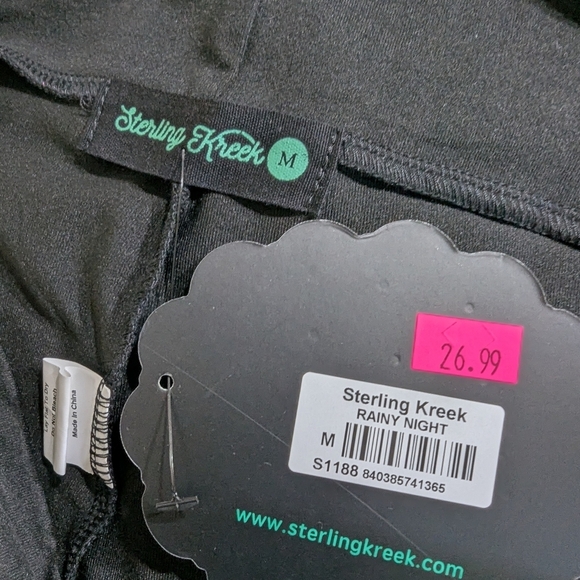 NWT Sterling Kreek Rhinestone Bike Shorts Size Medium - Picture 4 of 5